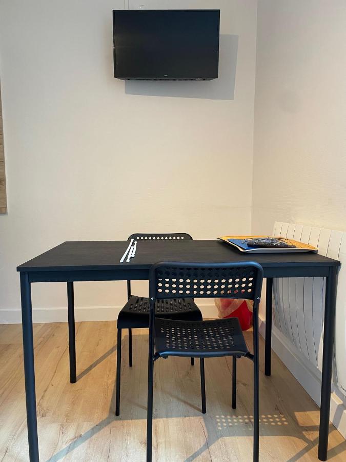 Meuble De Tourisme Dans Parc Arbore 1000M2 - Sejour-La-Roche Eperon La Roche-Posay Room photo