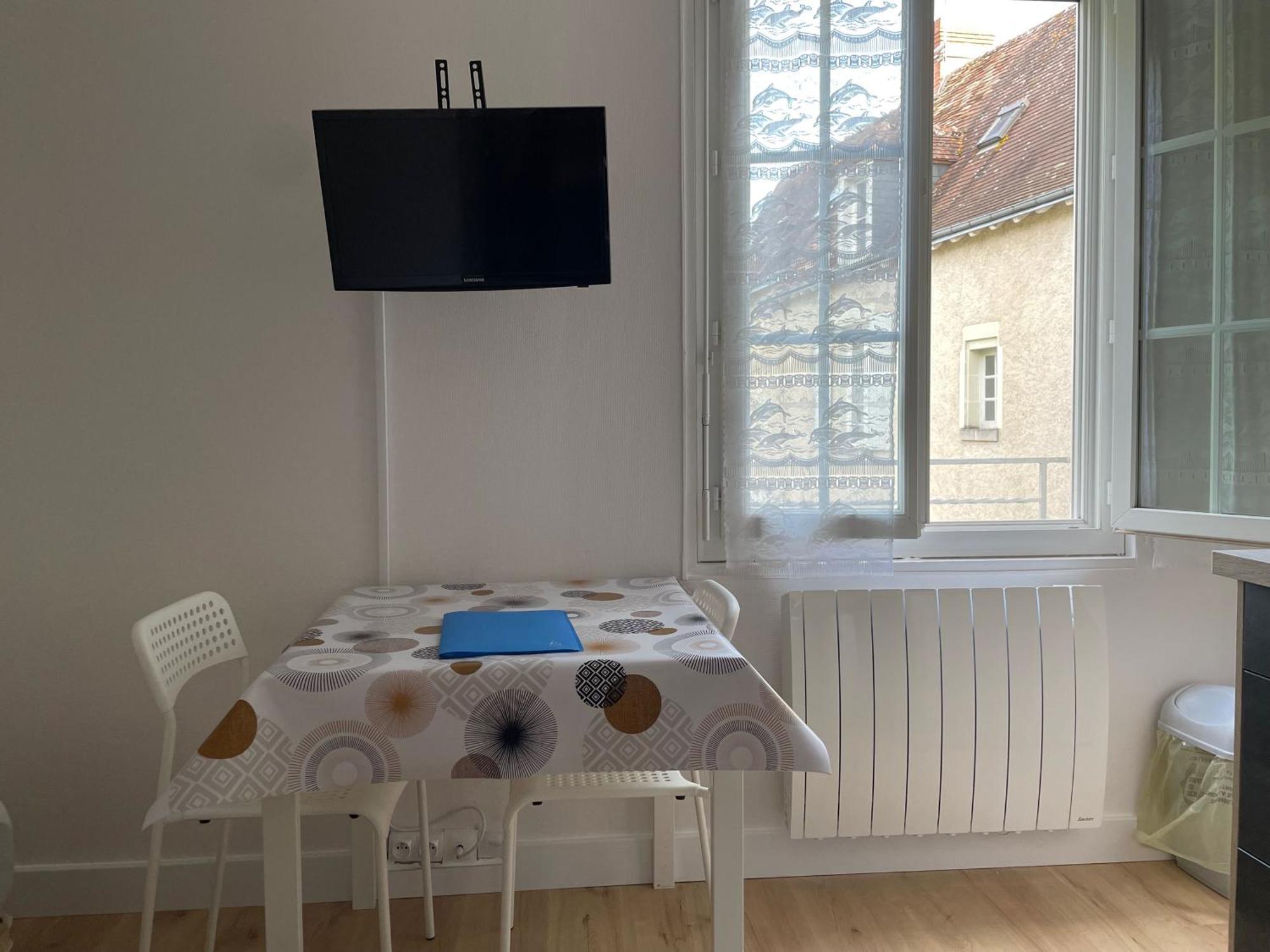 Meuble De Tourisme Dans Parc Arbore 1000M2 - Sejour-La-Roche Eperon La Roche-Posay Room photo