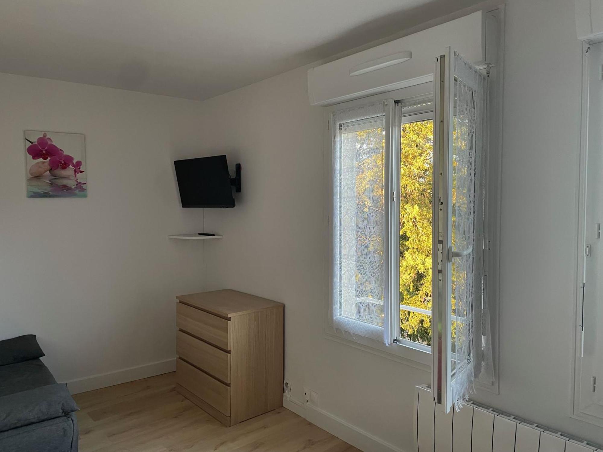 Meuble De Tourisme Dans Parc Arbore 1000M2 - Sejour-La-Roche Eperon La Roche-Posay Room photo