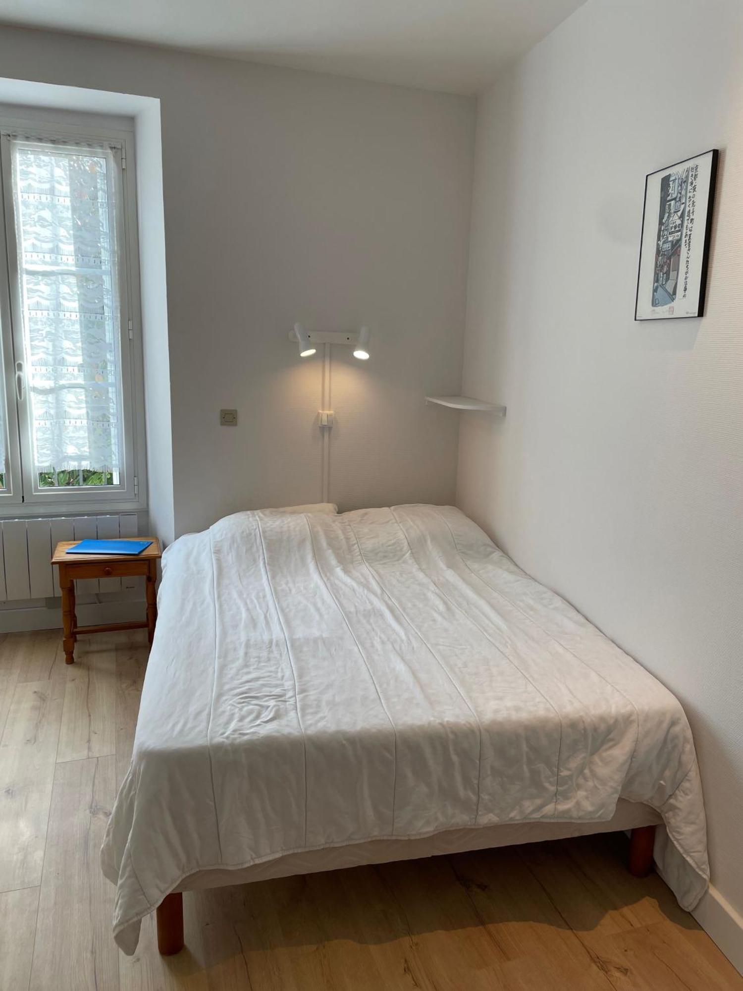Meuble De Tourisme Dans Parc Arbore 1000M2 - Sejour-La-Roche Eperon La Roche-Posay Room photo